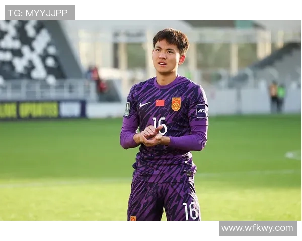 李昊在U23亚洲杯中展现出色守门技巧助力中国队争夺荣誉 李昊在U23亚洲杯中展现出色守门技巧助力中国队争夺荣誉