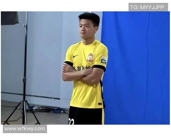 杨希补射助力青岛西海岸逆转胜利展现卓越球技与团队精神 杨希补射助力青岛西海岸逆转胜利展现卓越球技与团队精神