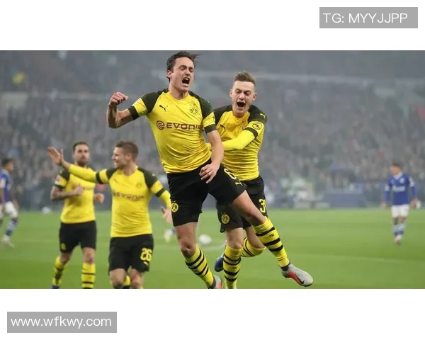 拜仁慕尼黑3-1胜多特，领跑德甲联赛巅峰位置巩固