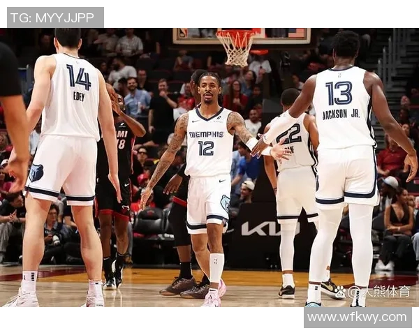 火箭以122比116险胜灰熊:全场惊心动魄,球队表现出色 火箭以122比116险胜灰熊:全场惊心动魄,球队表现出色